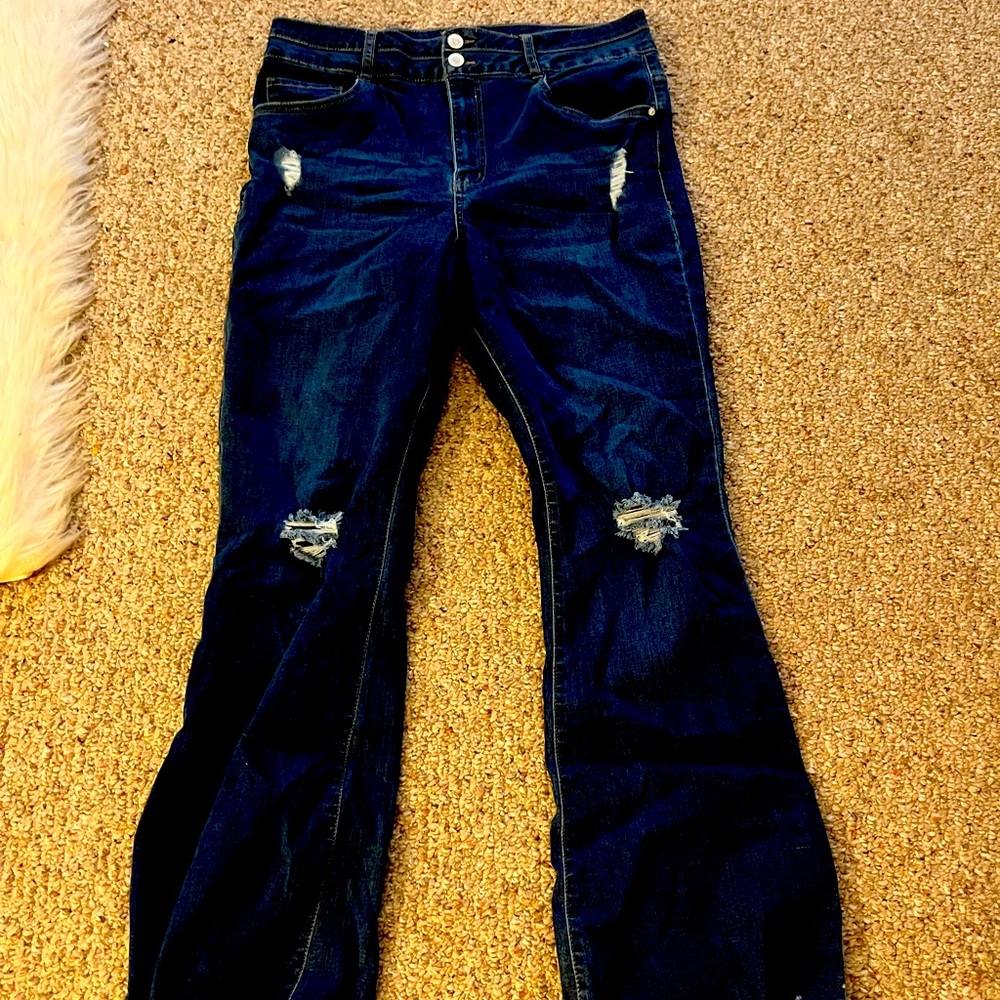 Beautiful Ripped Flare Jeans - Picture 2 of 9